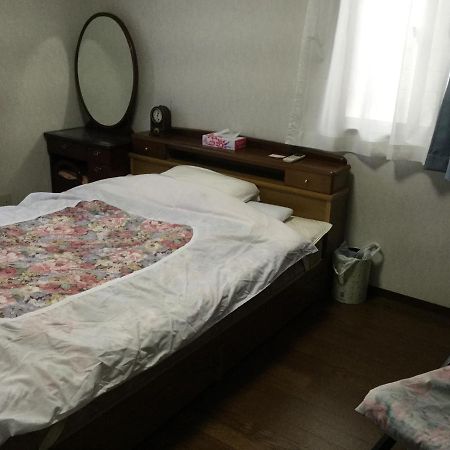 Guesthouse Cosmo Tokushima Extérieur photo