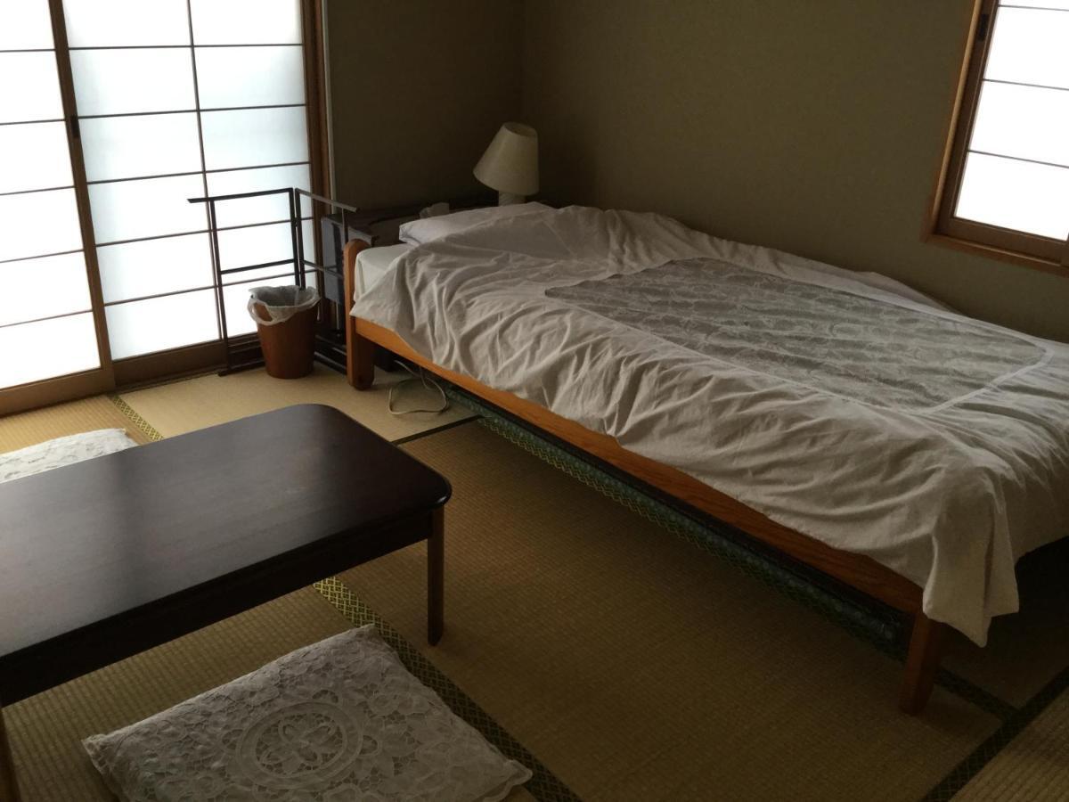 Guesthouse Cosmo Tokushima Extérieur photo