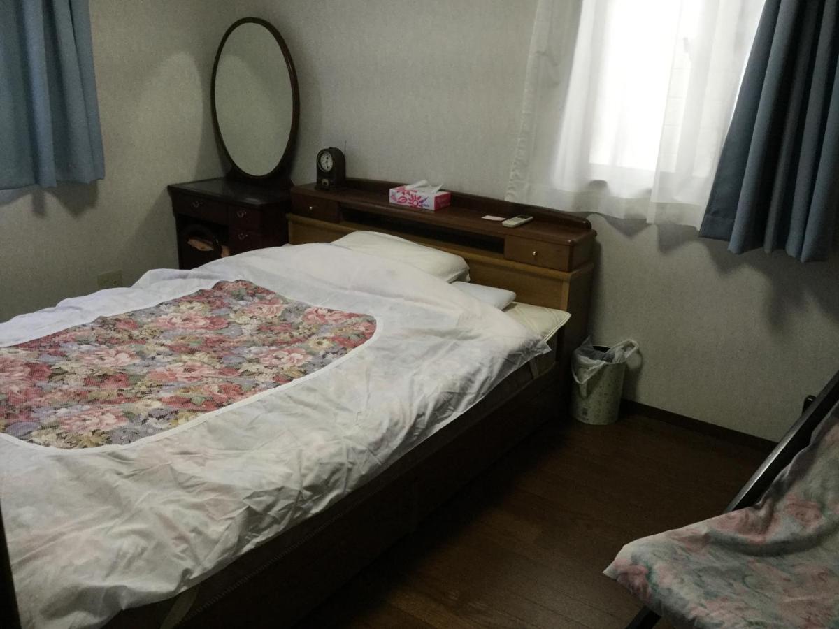 Guesthouse Cosmo Tokushima Extérieur photo