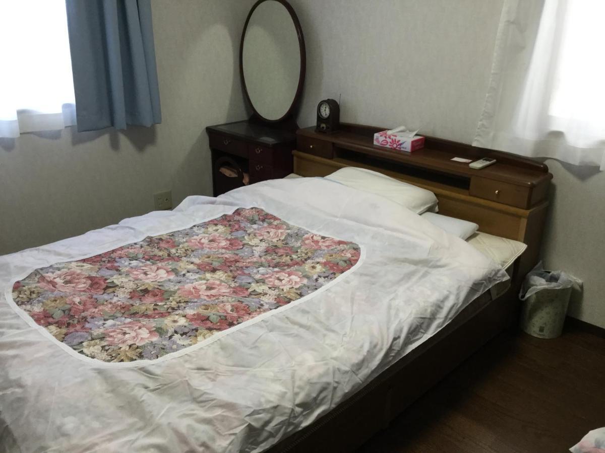 Guesthouse Cosmo Tokushima Extérieur photo